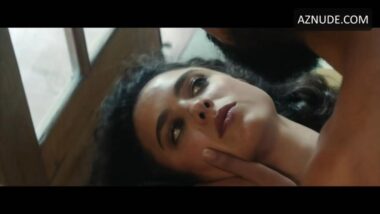 Margaret Qualley unwilling sex, Stars At Noon